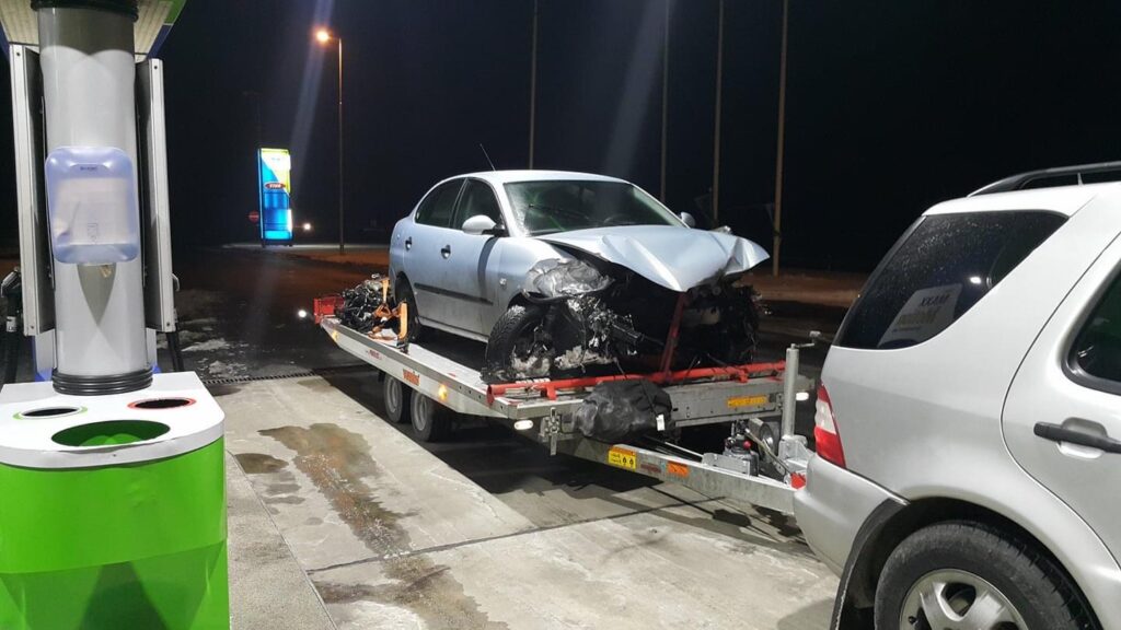 Éjszakai autómentés Biatorbágy környékén